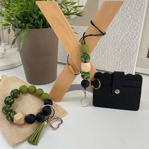 Bracelet Keychain Silicone Wood Beads/Lanyard Teacher Badge Holder Gift Set